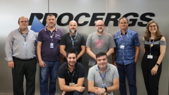 Alguns integrantes da equipe respons&aacute;vel pela atualiza&ccedil;&atilde;o dos Sistemas do DetranRS