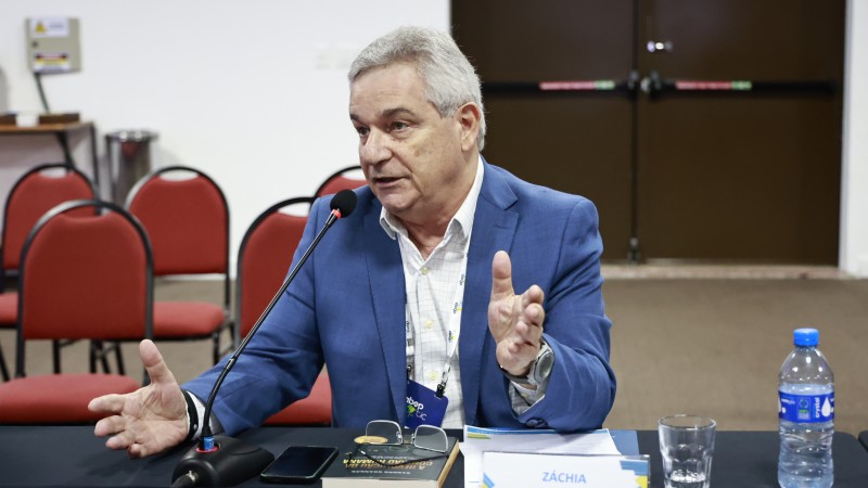  Luiz Fernando Z&aacute;chia lidera agenda estrat&eacute;gica de debates e apresenta&ccedil;&otilde;es